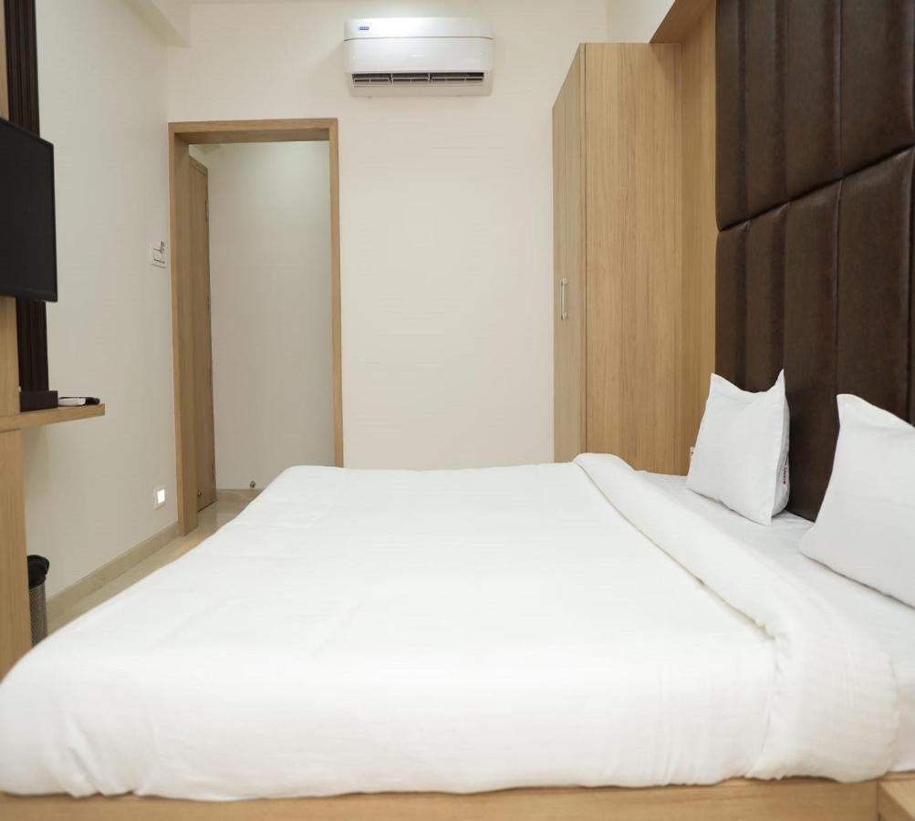 אחמדנגר Hotel Dwarka Palace מראה חיצוני תמונה