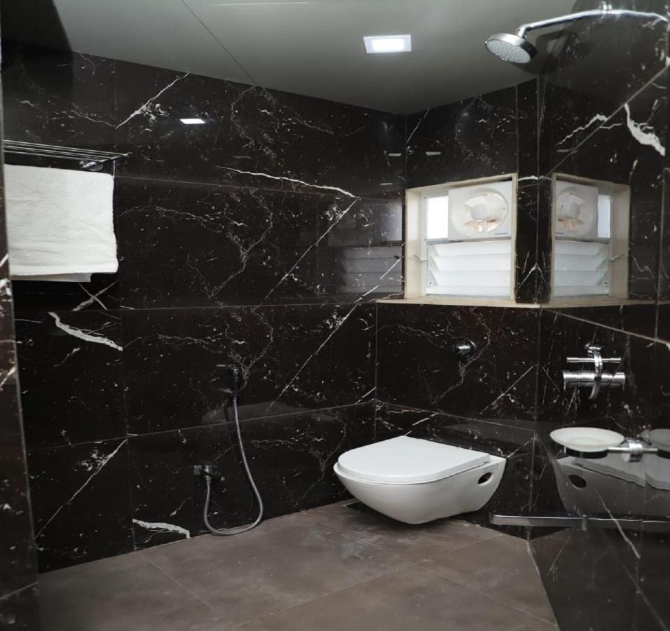 אחמדנגר Hotel Dwarka Palace מראה חיצוני תמונה