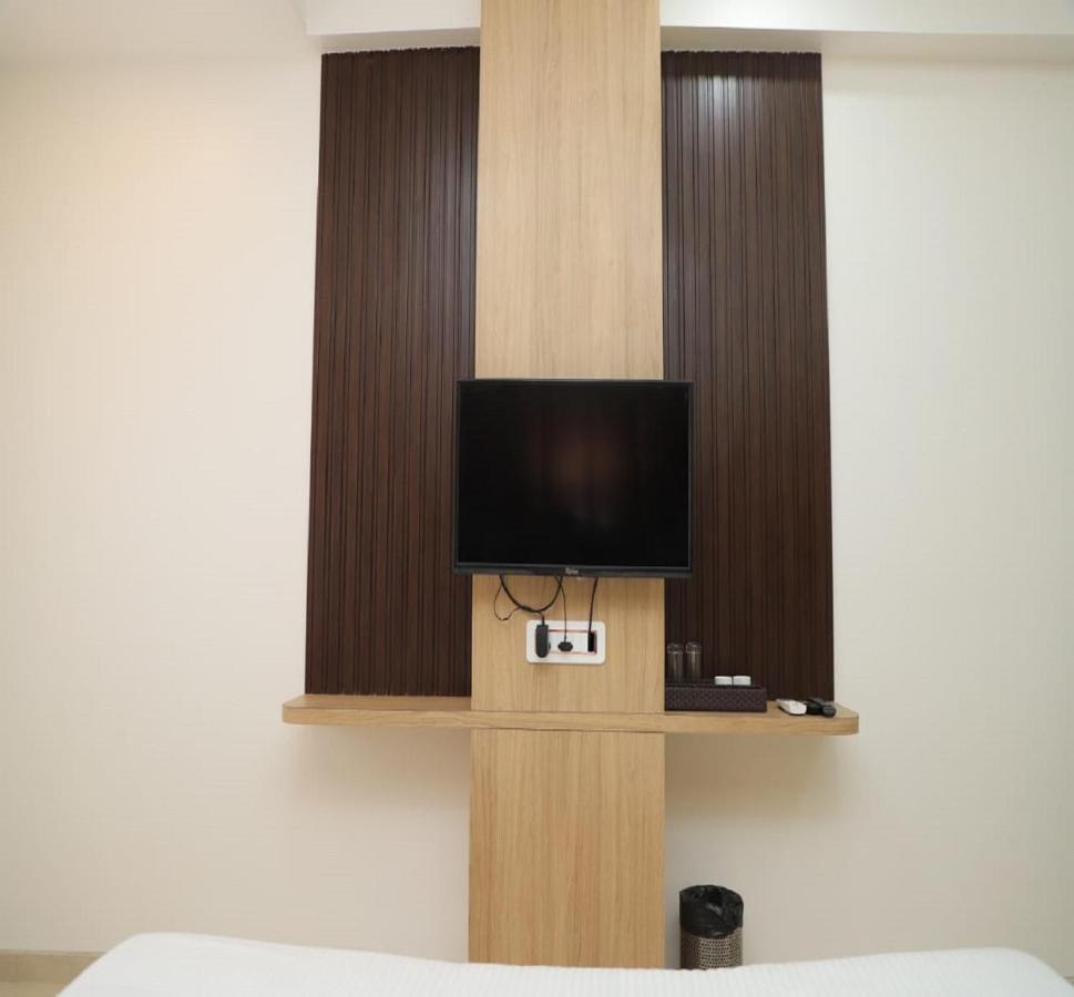 אחמדנגר Hotel Dwarka Palace מראה חיצוני תמונה