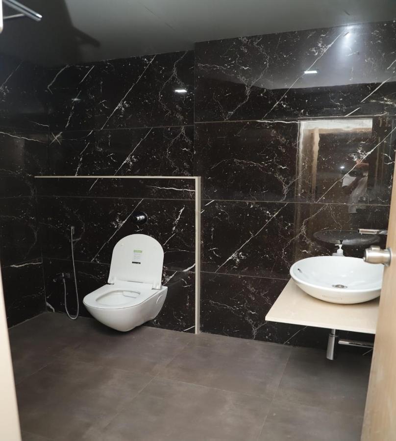 אחמדנגר Hotel Dwarka Palace מראה חיצוני תמונה